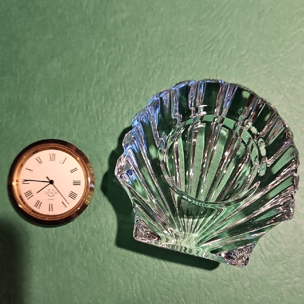 Lenox Crystal Shell Clock - Picture 5 of 6